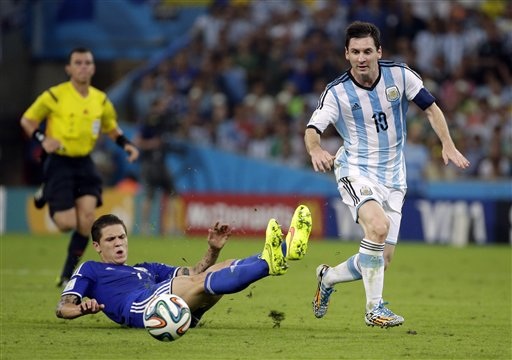 Messi chói sáng trong chiến thắng của Argentina