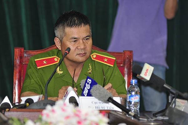 Thiếu tướng Hồ Sĩ Tiến trong buổi trả lời phỏng vấn báo chí chiều nay