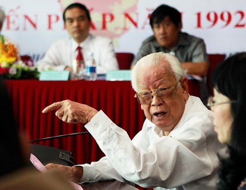 Nguyên Trưởng ban Tư tưởng văn hóa Trung ương Trần Trọng Tân qua đời - 1 Ông Trần Trọng Tân tại một buổi góp ý Hiến
pháp.