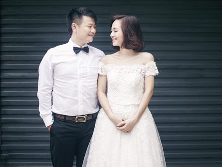 Bộ ảnh cưới lung linh của Văn Quyến - 8 Cả hai đã có những khoảnh khắc hạnh phúc tại bãi biển Cửa Lò