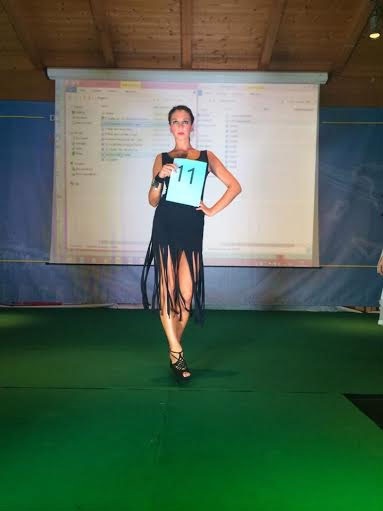 Mẫu đang tập catwalk