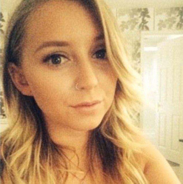 Holly Griffiths may mắn trúng thưởng nhờ đặt nhầm đội