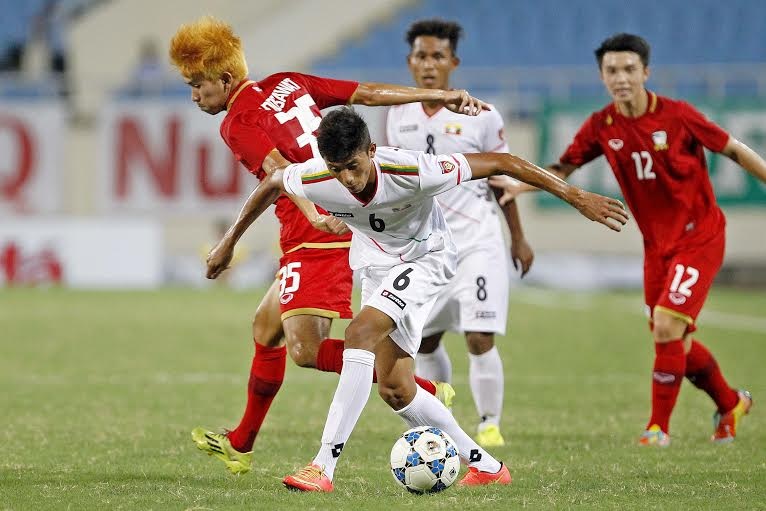 U19 Thái Lan gục ngã trước U19 Myanmar - 1 U19 Myanmar (trắng) chứng tỏ là đối thủ rất mạnh - Ảnh: Gia Hưng