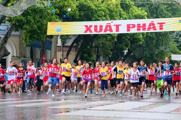 1.300 VĐV tranh tài ở giải chạy chào mừng 60 năm giải phóng thủ đô - 5 Kết quả chung cuộc