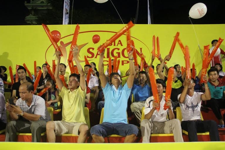 Điểm hẹn của bóng đá phong trào - 4 Khán giả đất Mỏ ngây ngất với Giải
Bia Sài Gòn 2014