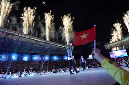 Cờ Việt Nam tung bay trong lễ khai mạc Asiad 17 - 1 Cờ Việt Nam tung bay trong lễ khai mạc Asiad 17
