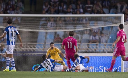 Nhìn lại 90 phút Real Madrid thảm bại ở xứ Basque - 5 Đến phút 11, Bale xử lý khéo léo nâng tỷ số lên 2-0 cho Real Madrid