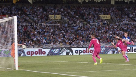 Nhìn lại 90 phút Real Madrid thảm bại ở xứ Basque - 13 Hàng thủ Real Madrid bộc lộ quá nhiều sai lầm trong phòng ngự