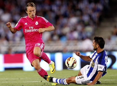 Nhìn lại 90 phút Real Madrid thảm bại ở xứ Basque - 14 Sang hiệp 2, lối chơi của Real Madrid không sáng sủa hơn là bao