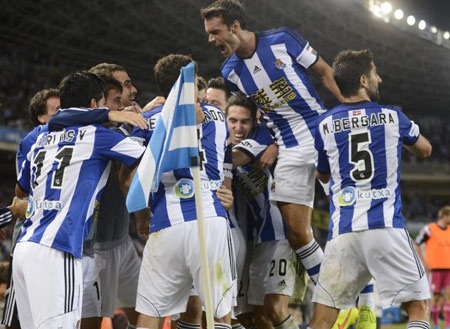 Nhìn lại 90 phút Real Madrid thảm bại ở xứ Basque - 19 Niềm vui chiến thắng của các cầu thủ Sociedad
