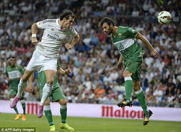 Real Madrid 5-1 Elche: C.Ronaldo ghi 4 bàn thắng - 2 Bale lập công san bằng tỷ số 1-1 cho Real Madrid