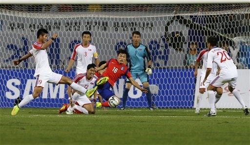 Thắng nghẹt thở Triều Tiên, Olympic Hàn Quốc đoạt HCV Asiad - 3 Olympic Hàn Quốc giành HCV nhờ bàn thắng ở phút cuối cùng hiệp phụ