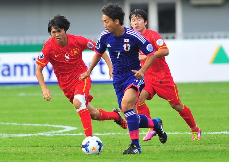 HLV Graechen: "U19 Việt Nam quyết thắng U19 Trung Quốc" - 1 U19 Việt Nam đã thi đấu nỗ lực trước Nhật Bản - Ảnh: Gia Hưng