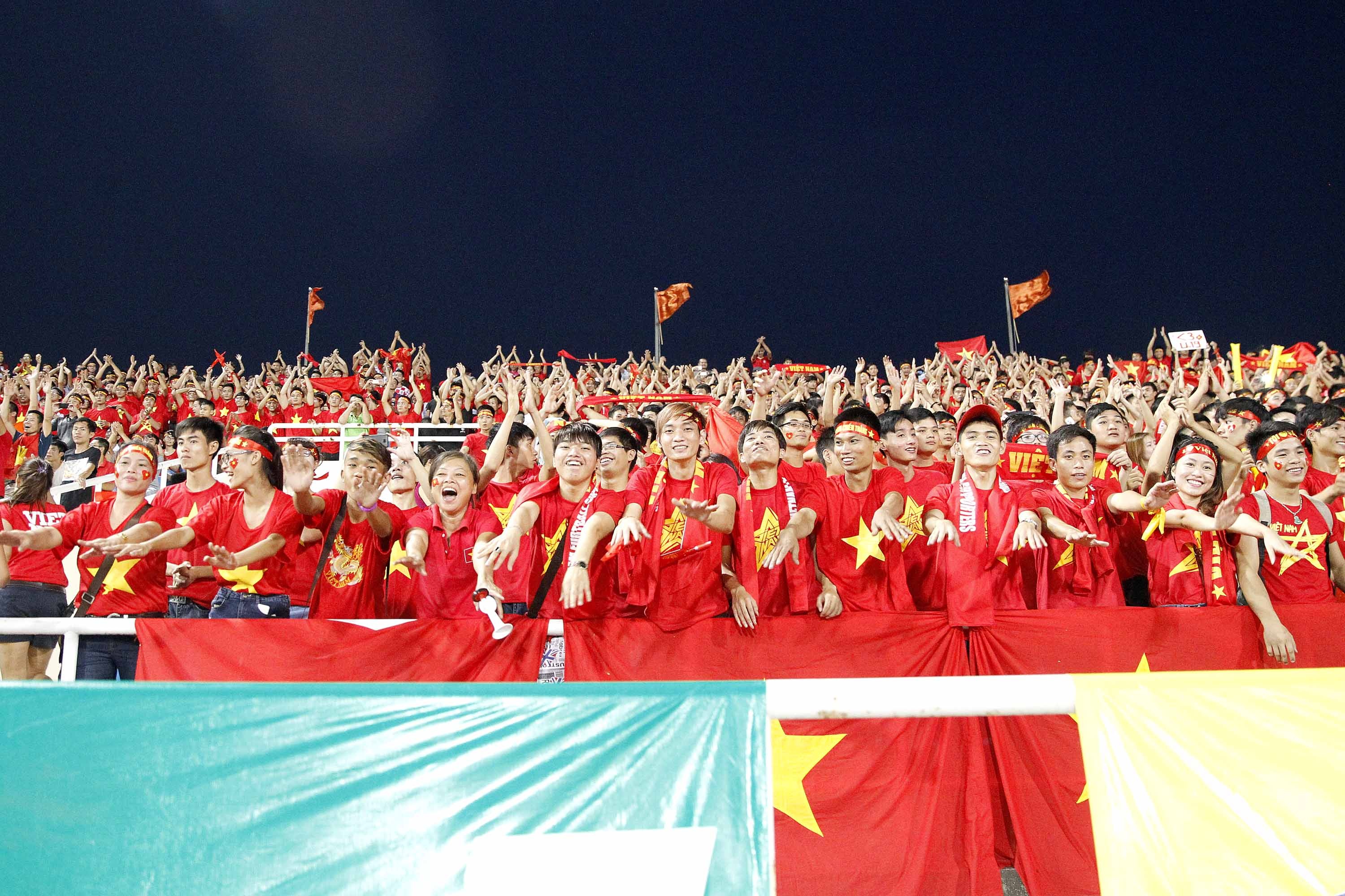 Vé chợ đen trận chung kết giảm xuống còn 2 triệu đồng/cặp - 1 Sân Mỹ Đình tối nay hứa hẹn sẽ không còn chỗ trống