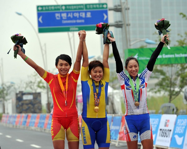 Niềm vui của cô gái Việt Nam với tấm HCB Asiad