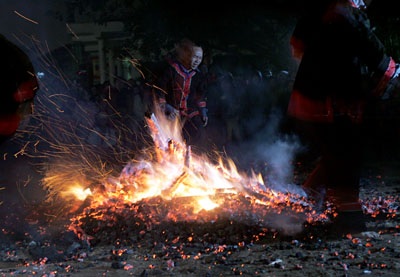 Thi gan cùng thần lửa - 9