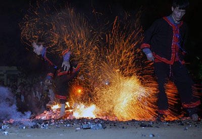 Thi gan cùng thần lửa - 10