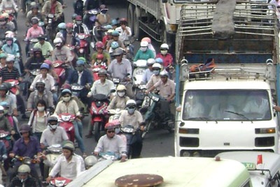 Khói, bụi, chì… đầu độc đường phố Sài Gòn - 1 Khói, bụi, chì… đầu độc đường phố Sài Gòn - 1