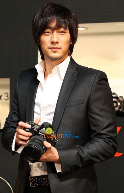 So Ji Sub: “Với tôi, 4 năm chờ đợi là khó khăn nhất” - 3 So Ji Sub: “Với tôi, 4 năm chờ đợi là khó khăn nhất” - 3