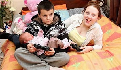 10 mối quan hệ cha con kỳ quặc nhất thế giới - 6