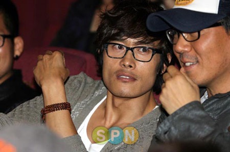 Nhiều sao "bự" xứ Hàn tới dự buổi chiếu ra mắt phim “Thirst” - 14