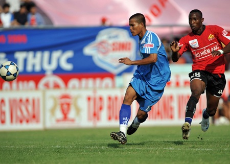 Đánh bại Bình Định, V.Ninh Bình bứt tốp - 1 Đánh bại Bình Định, V.Ninh Bình bứt tốp - 1