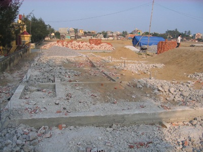 Dân tự tháo dỡ công trình vi phạm trên âu thuyền - 1