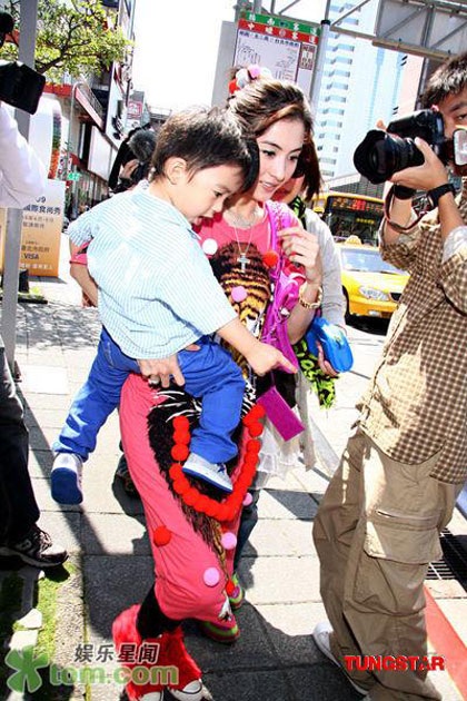 “Quý tử” nhà Trương Bá Chi được “săn đón” tại Đài Loan - 7