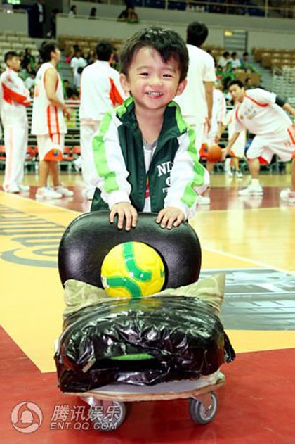 “Quý tử” nhà Trương Bá Chi được “săn đón” tại Đài Loan - 21