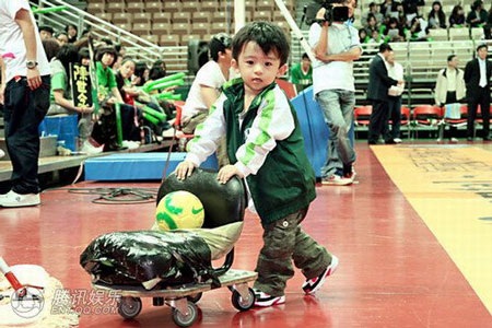 “Quý tử” nhà Trương Bá Chi được “săn đón” tại Đài Loan - 22