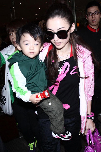 “Quý tử” nhà Trương Bá Chi được “săn đón” tại Đài Loan - 26