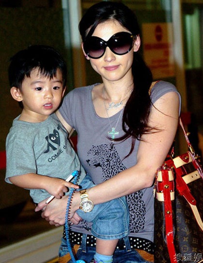 “Quý tử” nhà Trương Bá Chi được “săn đón” tại Đài Loan - 1