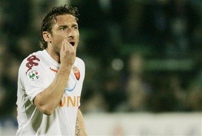 Thua đau Fiorentina, AS Roma gặp khó chặng cuối - 1 Thua đau Fiorentina, AS Roma gặp khó chặng cuối - 1