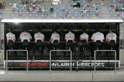 Mercedes có thể rút khỏi lĩnh vực đua xe F1 - 1 Mercedes có thể rút khỏi lĩnh vực đua xe F1 - 1