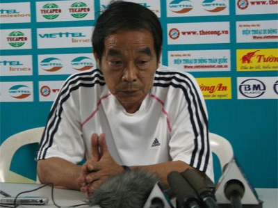 HLV Vương Tiến Dũng: “Tôi không bao giờ từ chức” - 1 HLV Vương Tiến Dũng: “Tôi không bao giờ từ chức” - 1