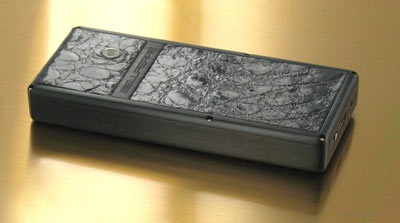 Gặp chiếc điện thoại xa hoa mạ vàng Belleperre Nero Gold - 3 Gặp chiếc điện thoại xa hoa mạ vàng Belleperre Nero Gold - 3