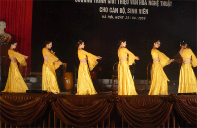 “Truyền lửa” văn hóa nghệ thuật cho sinh viên  - 1