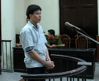 Giúp bạn gái trả thù… nhầm, cả đôi cùng lĩnh án - 1