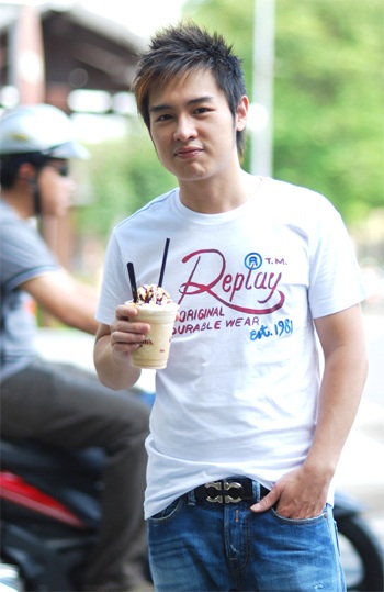 Hoàng Hải đang cặp kè “kiều nữ” Sài Gòn? - 1 Hoàng Hải đang cặp kè “kiều nữ” Sài Gòn? - 1