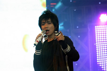 Làng showbiz Việt “được mùa” scandal - 2 Làng showbiz Việt “được mùa” scandal - 2