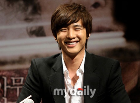 Gặp lại Won Bin trong buổi họp báo phim mới - 10