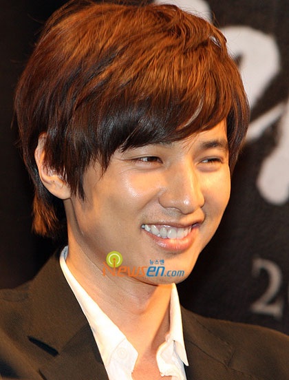 Gặp lại Won Bin trong buổi họp báo phim mới - 12