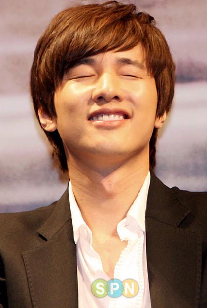 Gặp lại Won Bin trong buổi họp báo phim mới - 15