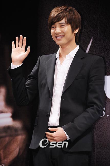 Gặp lại Won Bin trong buổi họp báo phim mới - 7