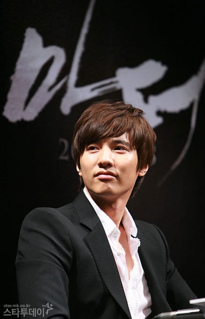 Gặp lại Won Bin trong buổi họp báo phim mới - 8