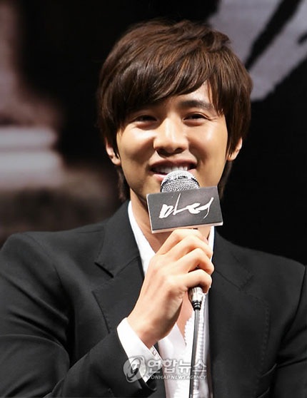 Gặp lại Won Bin trong buổi họp báo phim mới - 9