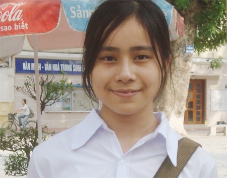 Nữ sinh “má lúm” muốn “tái lập” thành tích - 1 Nữ sinh “má lúm” muốn “tái lập” thành tích - 1