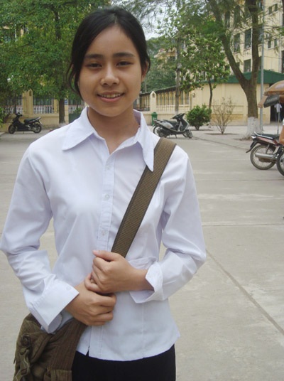 Nữ sinh “má lúm” muốn “tái lập” thành tích - 3 Nữ sinh “má lúm” muốn “tái lập” thành tích - 3