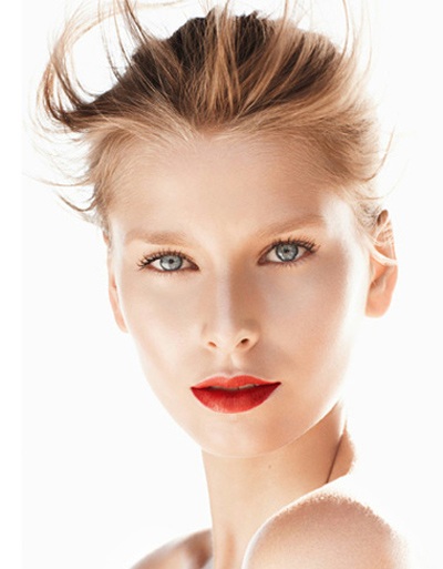 Chân dài Hana Soukupova lôi cuốn trên Elle - 5