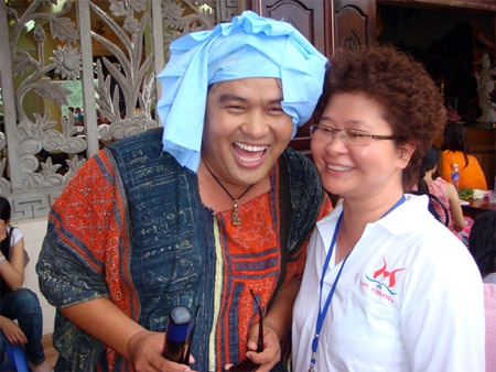 Theo chân “sao” Việt đi làm từ thiện - 6